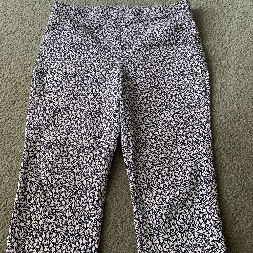 Christopher and Banks signature slimming floral capris!!!!